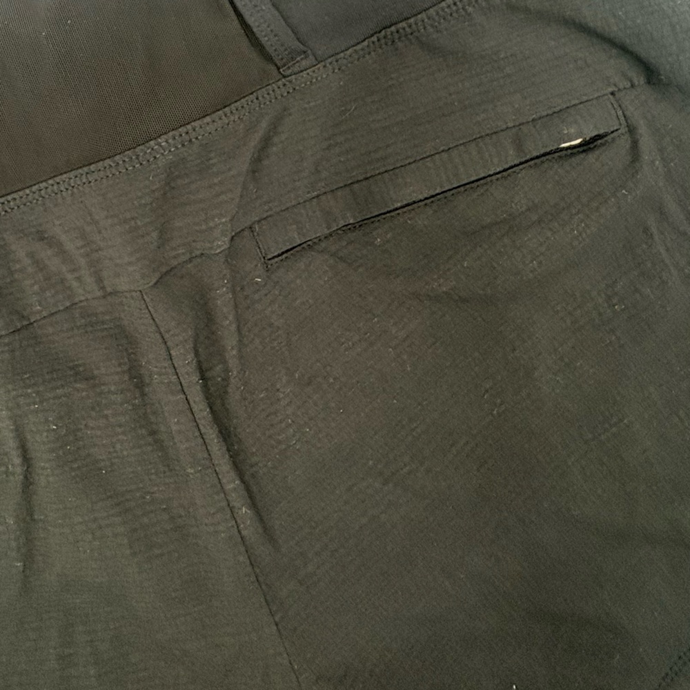 Athleta Trekkie North Shorts Womens 6 Black Hiking Travel Utility Lightweight - Picture 13 of 16